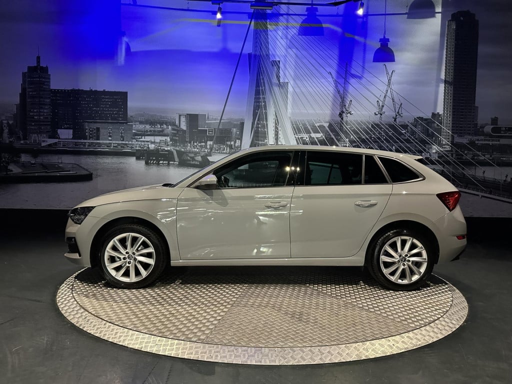 Skoda Scala 1.0 tsi sport business *steelgrey*camera*sportstoelen*led*sunse