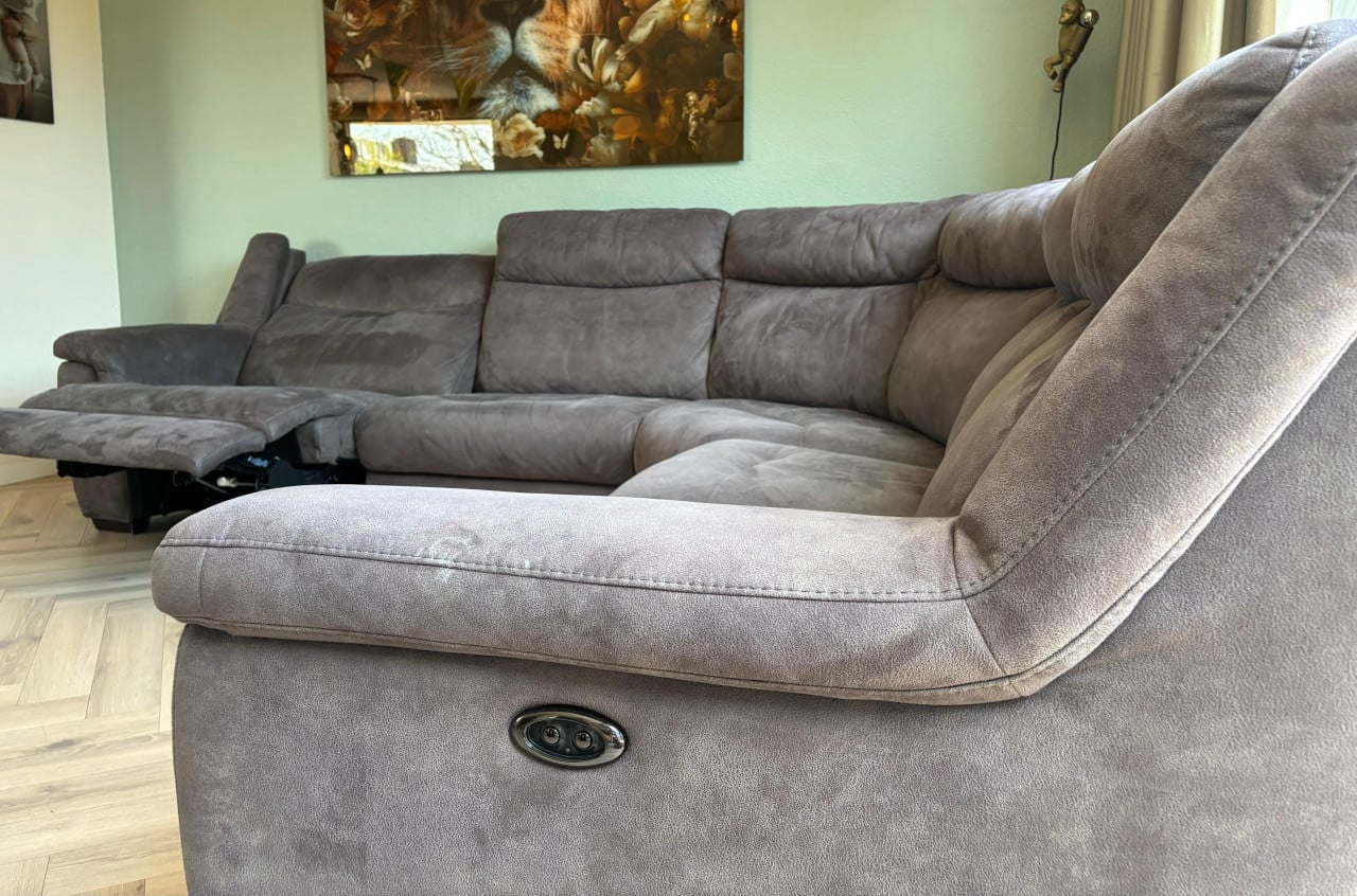 L-vormige elektrische relaxbank – microleder – nette staat