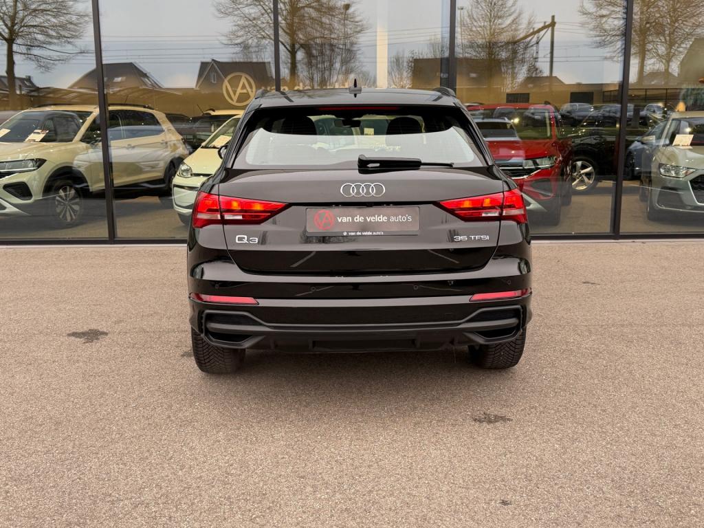 Audi Q3 35 tfsi 150pk s-tronic s-line | alcantara | keyless | dode hoek | e
