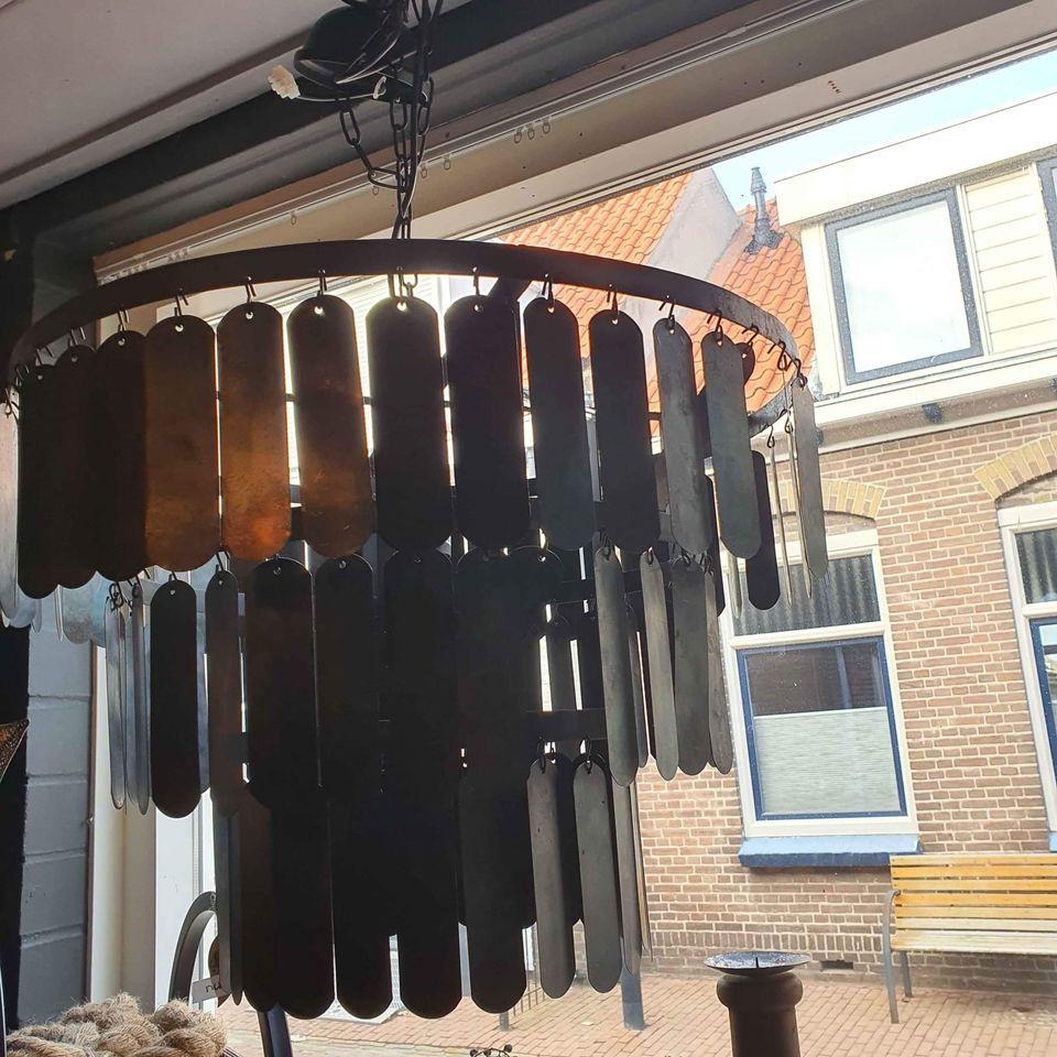 SPIEGELS, KASTEN, TAFELS, STOELEN, VERLICHTING 3ZM FACTORY ARNEMUIDEN