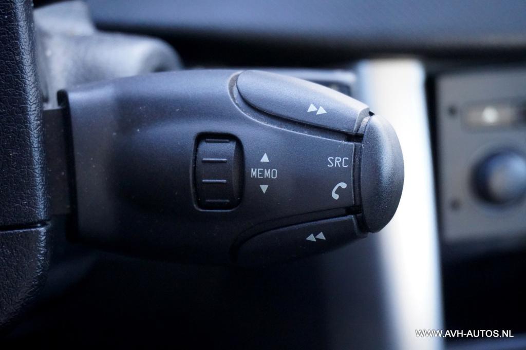 Peugeot 207 1.4 vti xs
