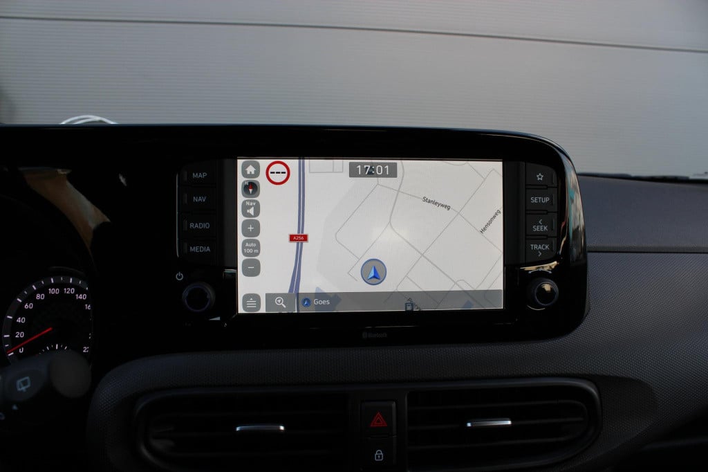 Hyundai I 10 1.0 comfort smart *demo-deal* | navigatie | camera | apple car