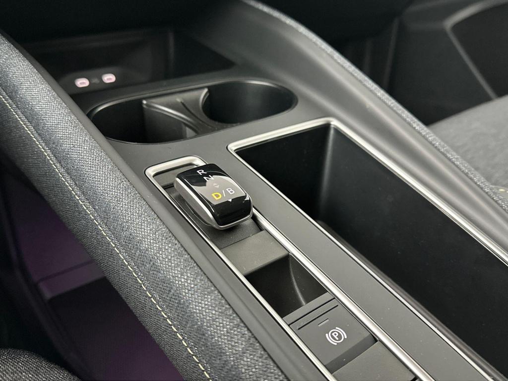 Skoda Elroq business edition elektromotor 150 kw / 204 pk suv