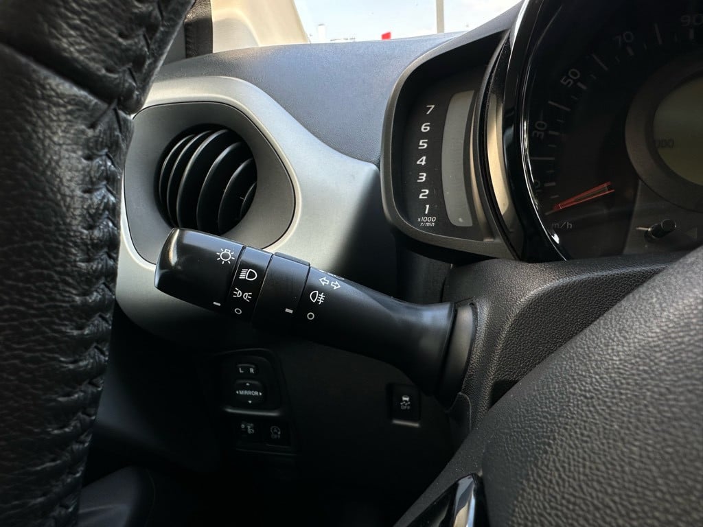 Toyota Aygo 1.0 vvt-i x-play // musketier sport pakket // uniek! //