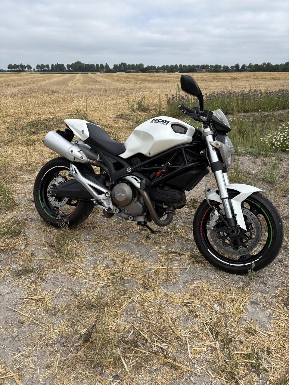 Nette Ducati Monster 696+ uit 2008