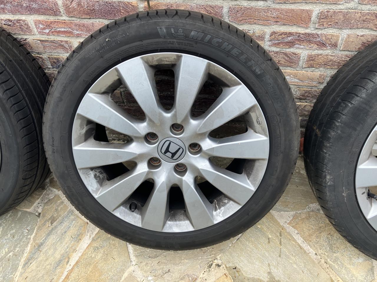 4 wielen voor bijvoorbeeld Honda Civic