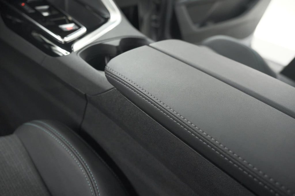 Peugeot 3008 1.6 hybrid 225 allure pack business | camera | navigatie | app