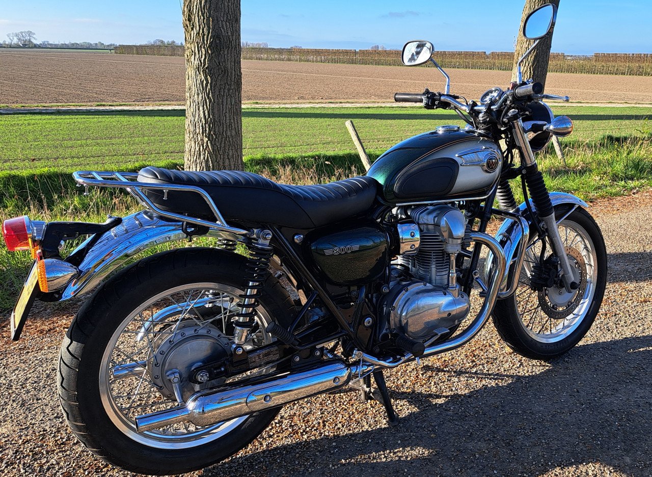 Kawasaki W800 2012.