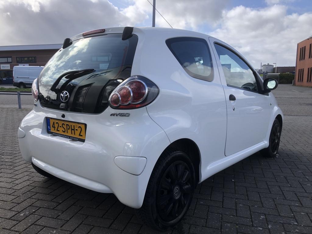 Toyota Aygo 1.0-12v now