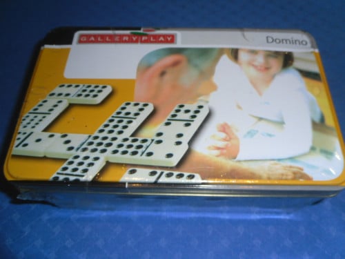 NIEUWE DOOS DOMINO