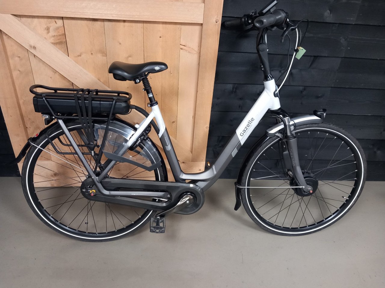 Grote voorraad 2e hands jonge E bike's aangeboden bij Rijwielhandel Boone