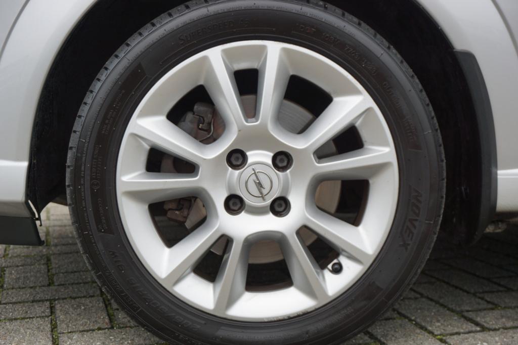 Opel Meriva 1.6-16v cosmo automaat - airco / navi / elektr. ramen / parkeer