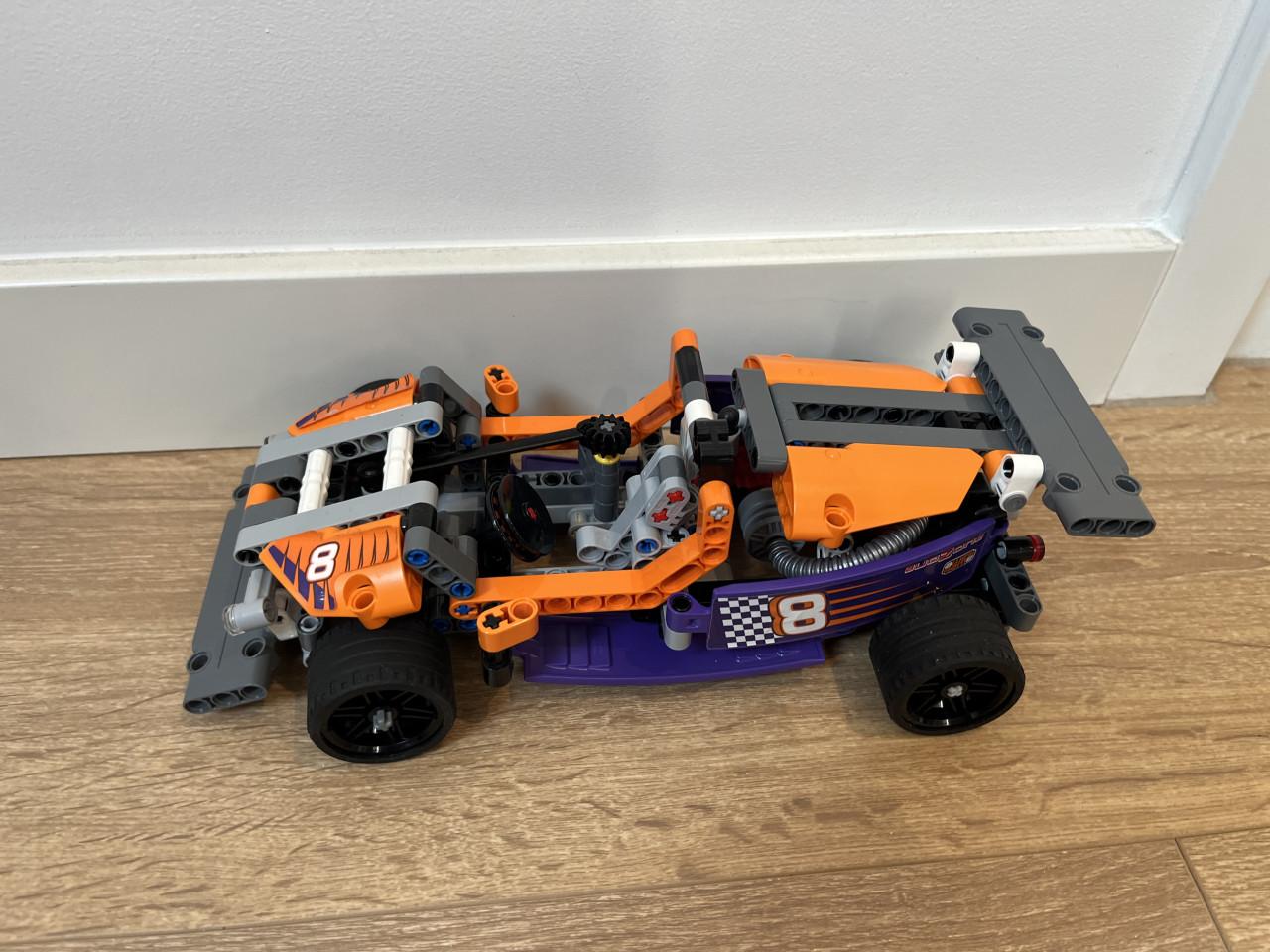 LEGO Technic race auto
