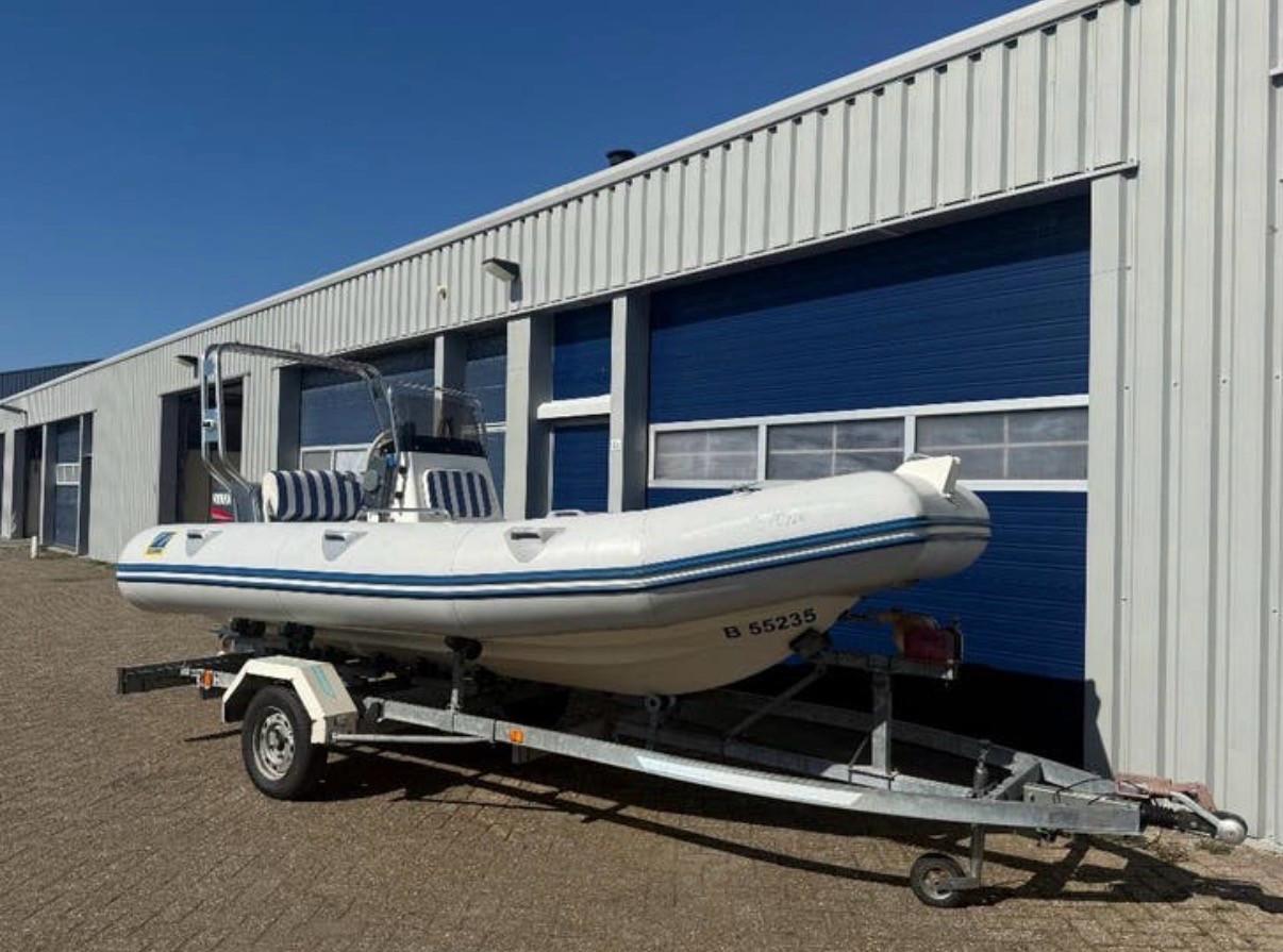 Zodiac Medline 470 voorzien van super sterke en zuinige 85pk Yamaha