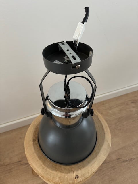 Metalen plafondlamp Industrie-stijl, factory-stijl, scheepslamp