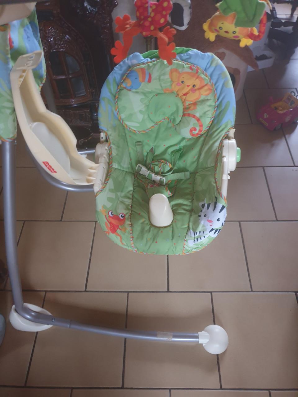 Baby spullen ,muziekstandaard met wipertje