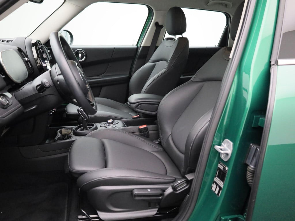 Mini Countryman 1.5 cooper business edition | automaat | lage km stand | ac