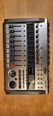 ZOOM  R24  -  Recorder / Interface / Controller / Sampler