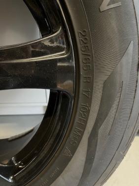 Winterbanden op speciale wintervelgen voor Nissan