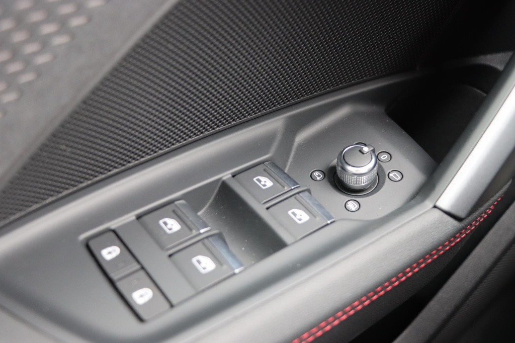 Audi A3 sportback 35 tsi s edition 150pk s-tronic | full options!