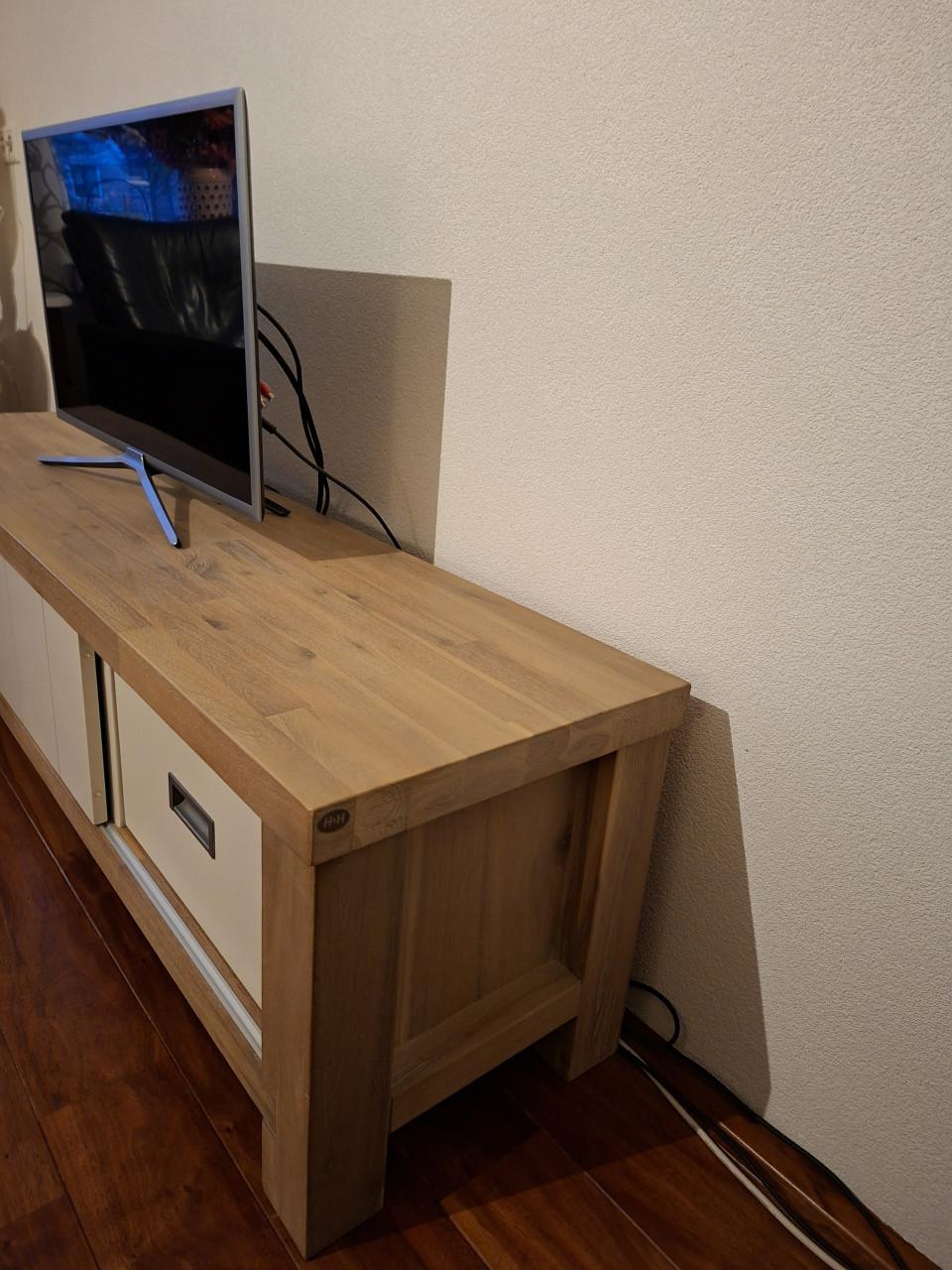 Tv dressoir van Henders en Hazel
