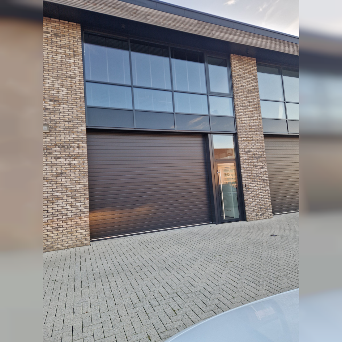 Loods met kantoorruimte