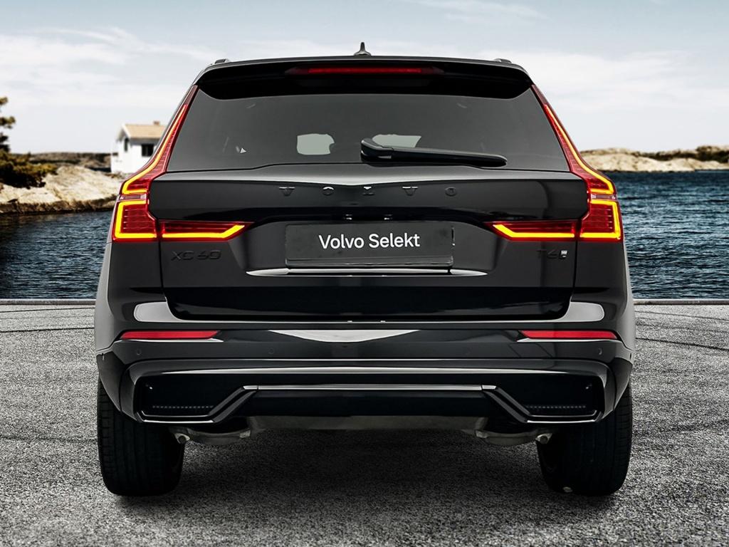 Volvo XC60 t6 398pk recharge black edition ultra| pano| luchtvering| 360 ca