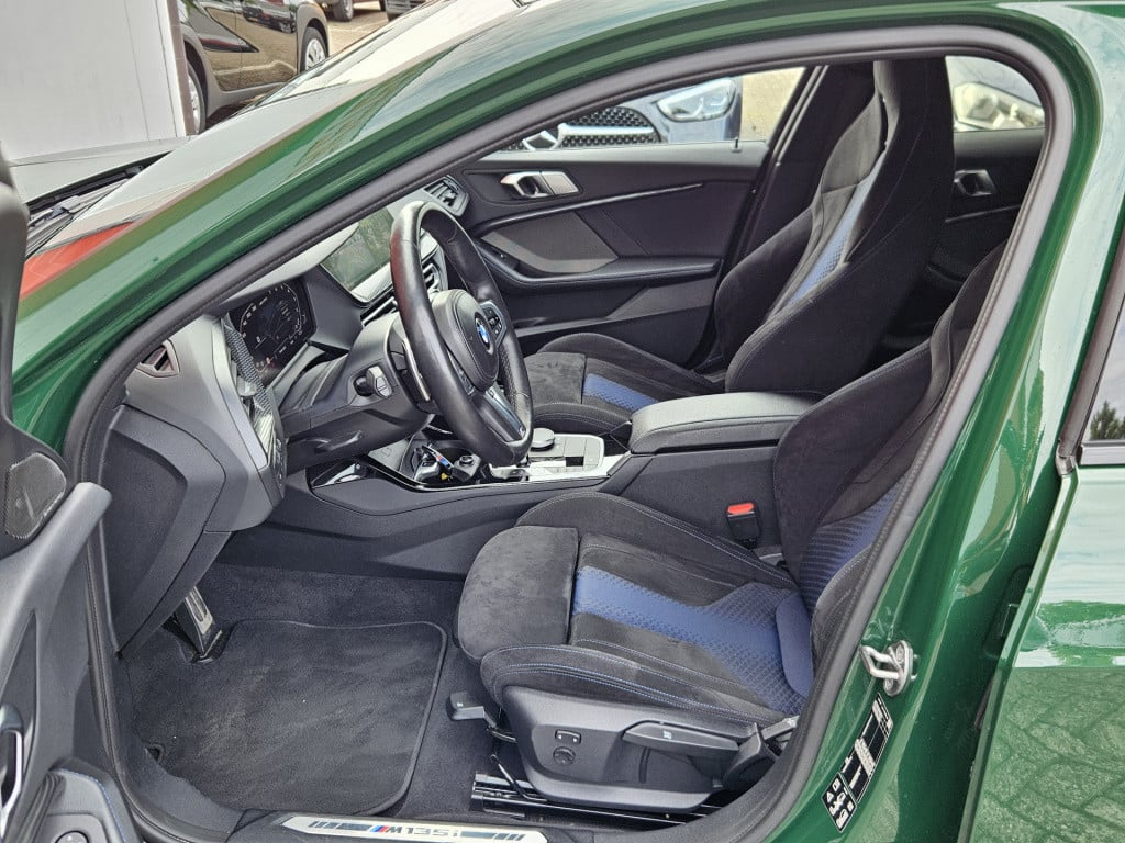 BMW 1 Serie m135i xdrive m-sport pro | irish green