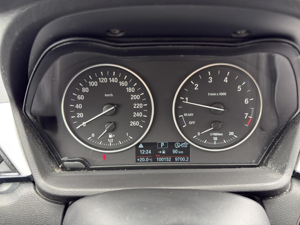 BMW X1 sdrive18i executive | verwarmde sportstoelen | camera | led | trekha