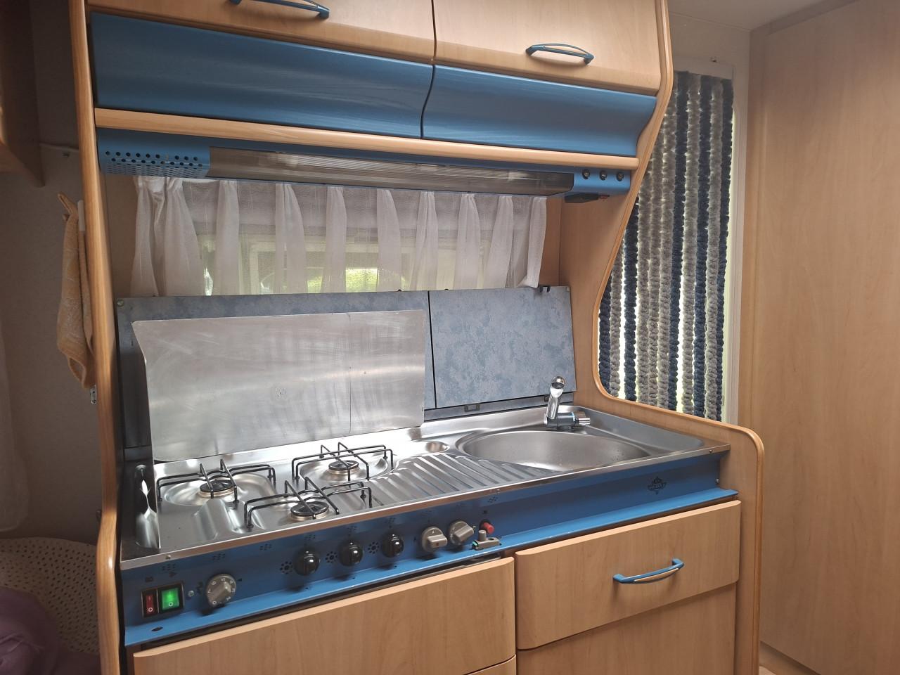 Hobby de luxe caravan bouwjaar;2000