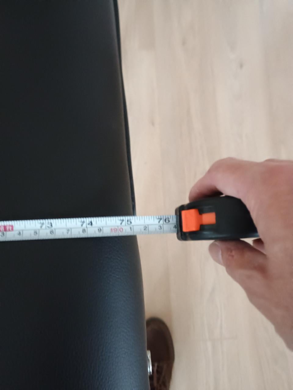 Te koop: massagetafel (in hoogte verstelbaar)