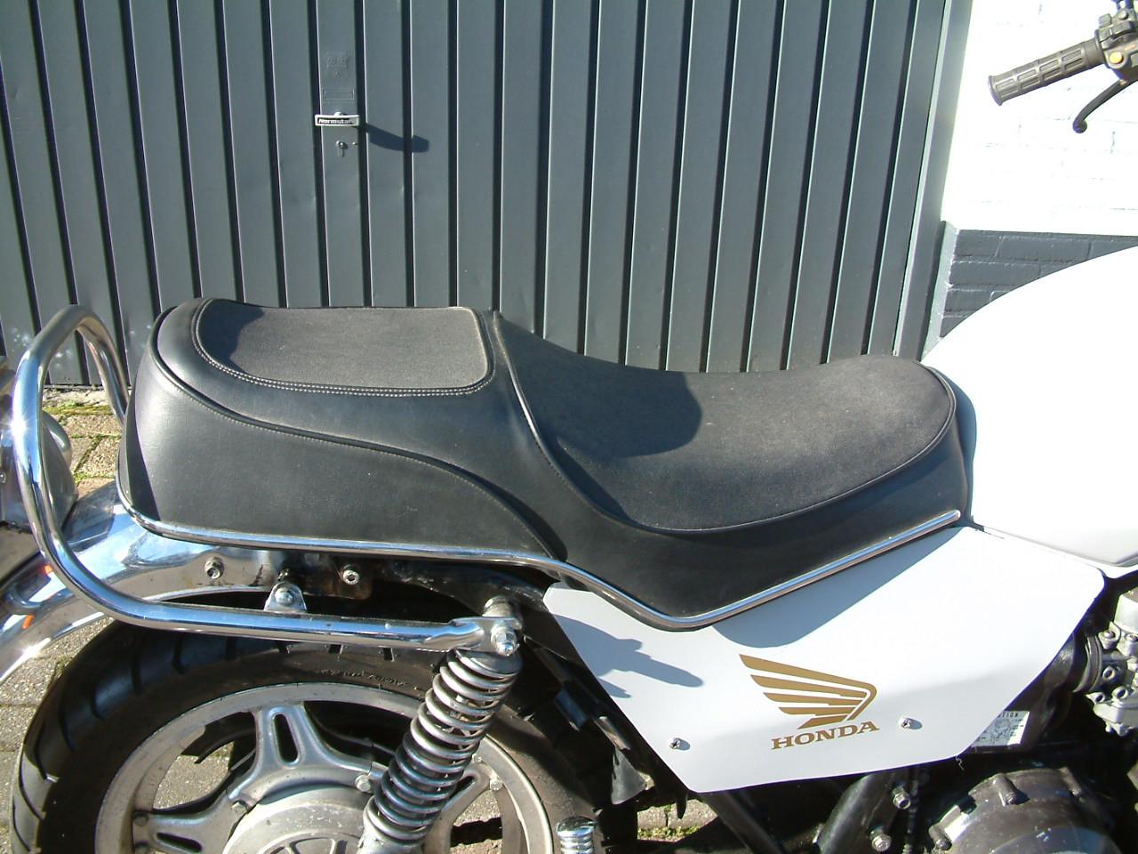 Honda cb 750  1980   50000 km   nog maar 46 jaar oud en nog  steeds perfect