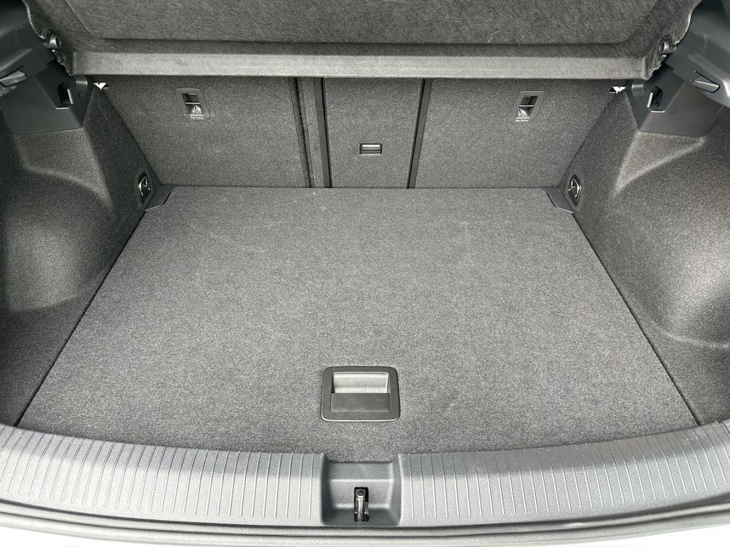 Volkswagen T-roc 1.5 tsi r-line | black style | panoramadak | 19 inch | cam