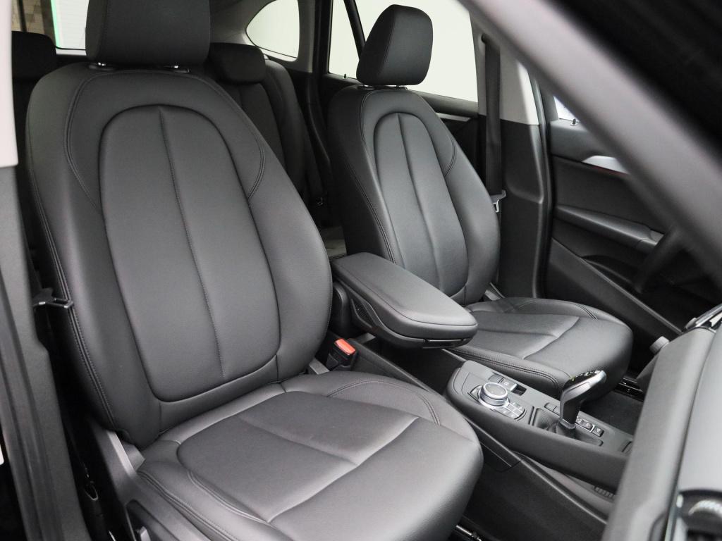 BMW X1 sdrive18i high executive | apple carplay / android auto | stoel- stu