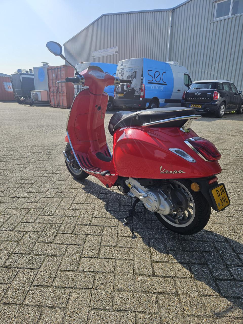 Te koop vespa sprint 2019