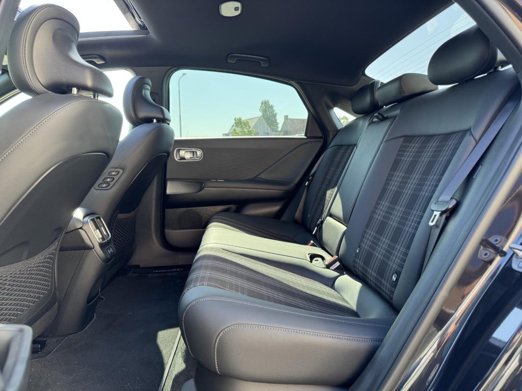Hyundai Ioniq 6 first edition awd 77.4 kwh eenmalige aanbieding!