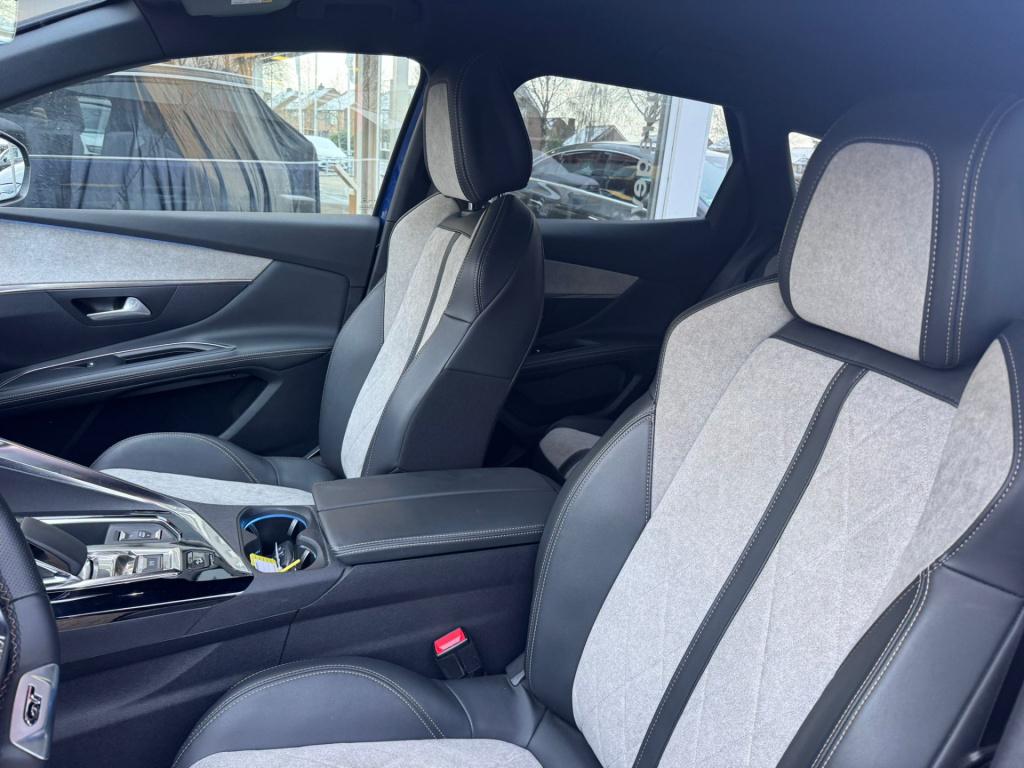 Peugeot 3008 1.6 hybrid4 300 gt