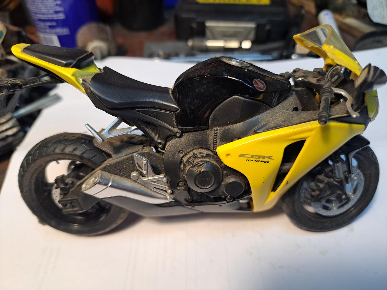 Modelbouw Honda CBR 1000 + Blackbird