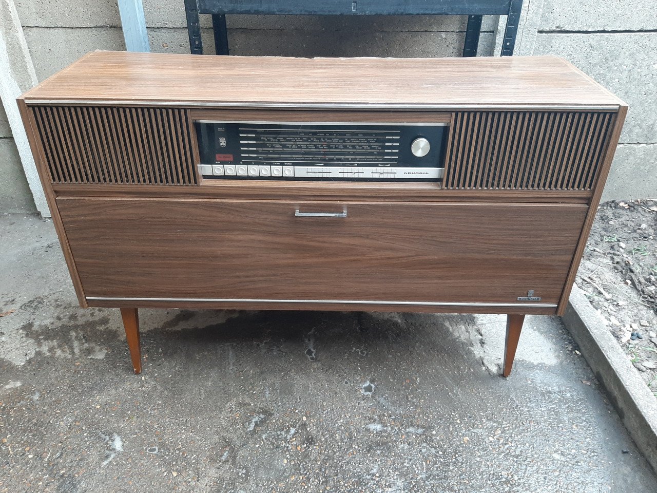 De Grundig Mandello 8 vintage audiomeubel