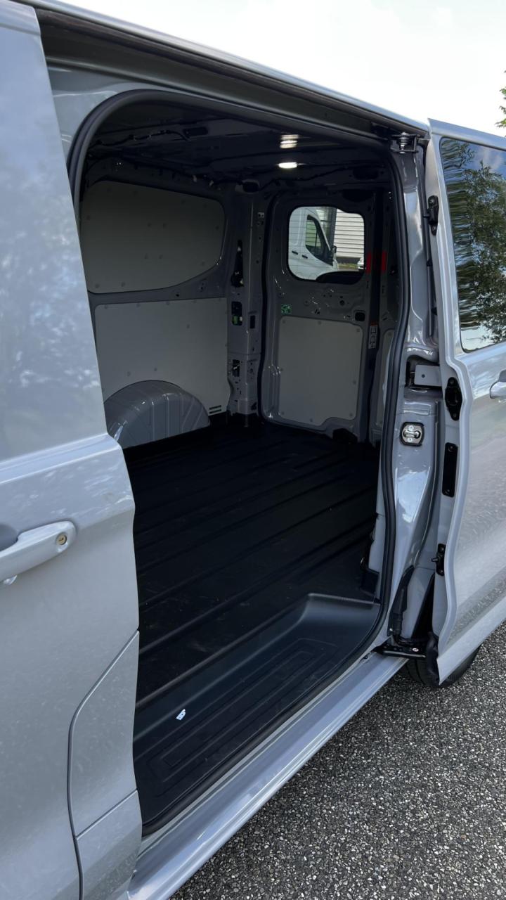 Ford Transit Custom 300 2.0 tdci l1h1 limited dc dubbel cabine 136pk bpm vr