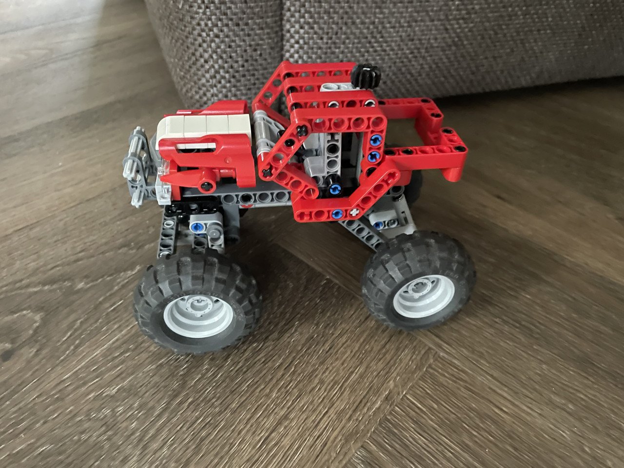 Lego Technic: Rally truck 8261