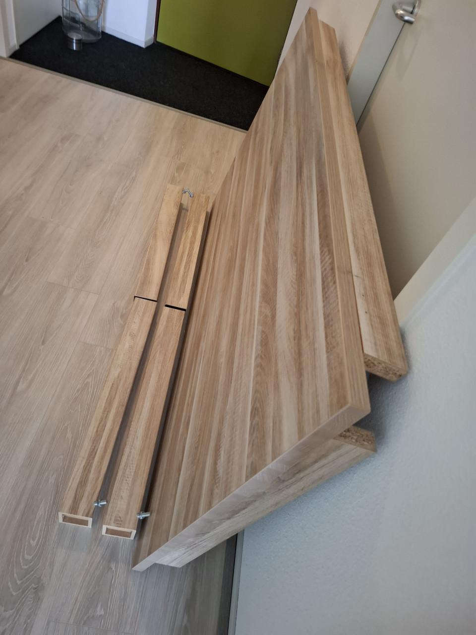 Eettafel , TV kastje en salontafel