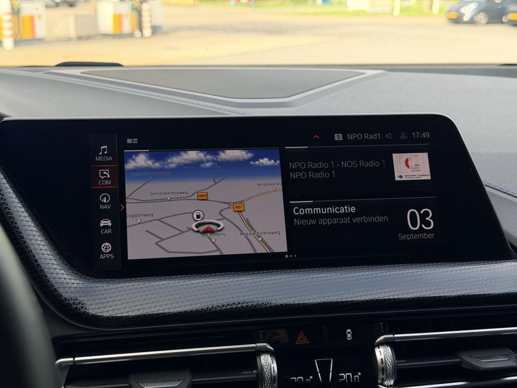 BMW 1 Serie 118i m-sport | carplay | parkeer sensoren | dab | cruise contro