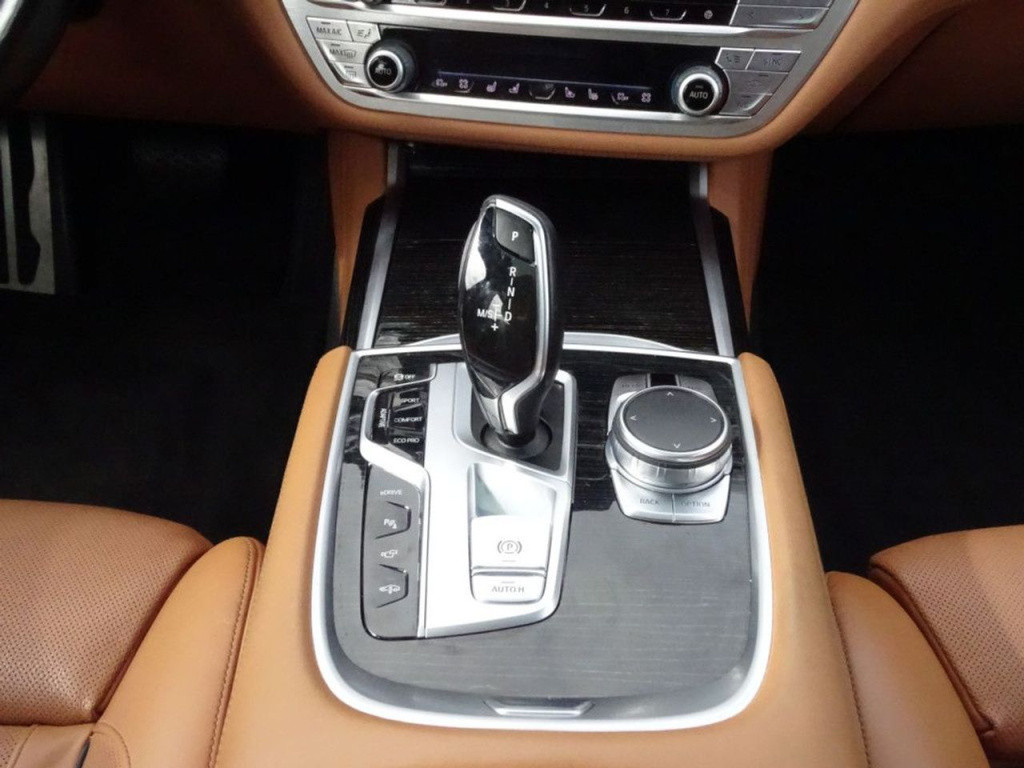 BMW 7 Serie 740e iperformance high executive m-sportpakket | driving assist