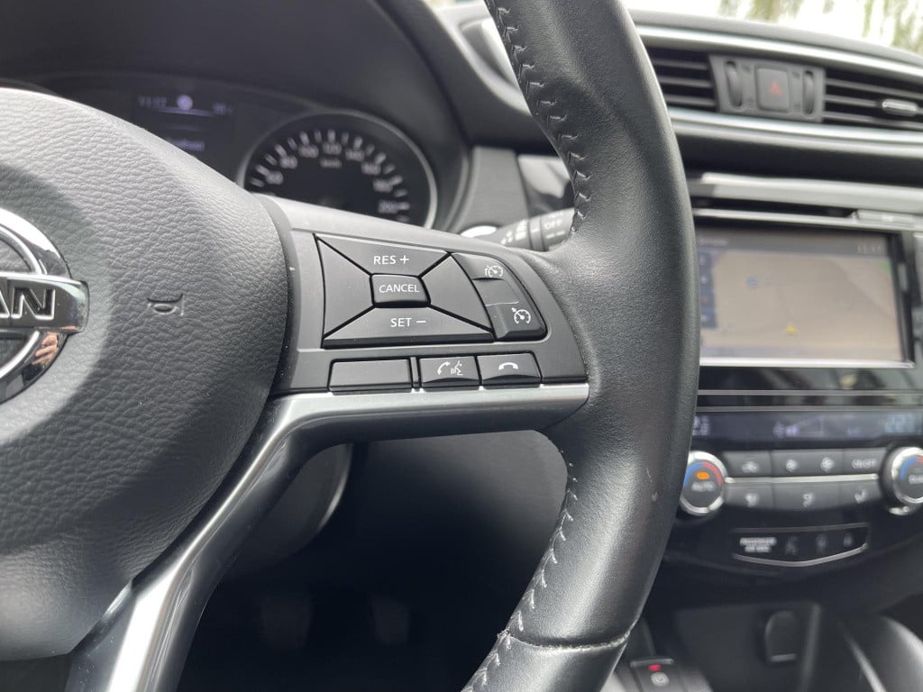 Nissan Qashqai 1.2 n-connecta design pack | trekhaak | panoramadak | naviga