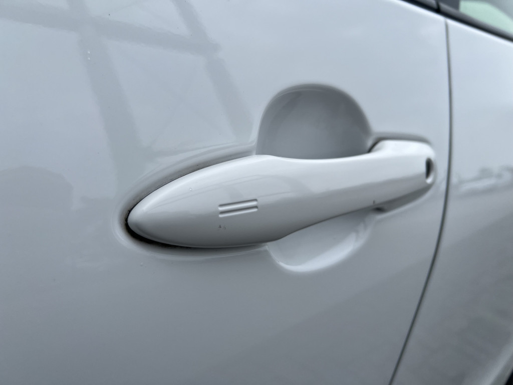Toyota Prius 1.8 plug-in executive