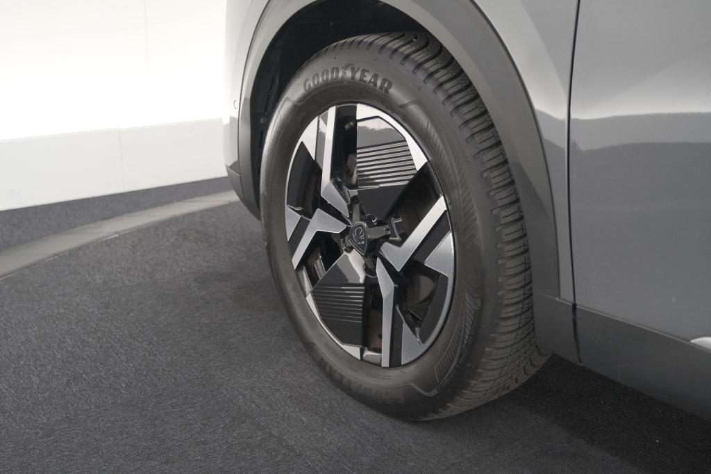 Peugeot 2008 puretech 100 allure | allseason banden | 360 camera | adaptiev
