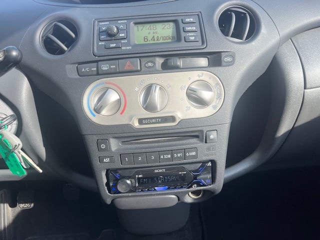 Toyota yaris 1.3vvti airco
