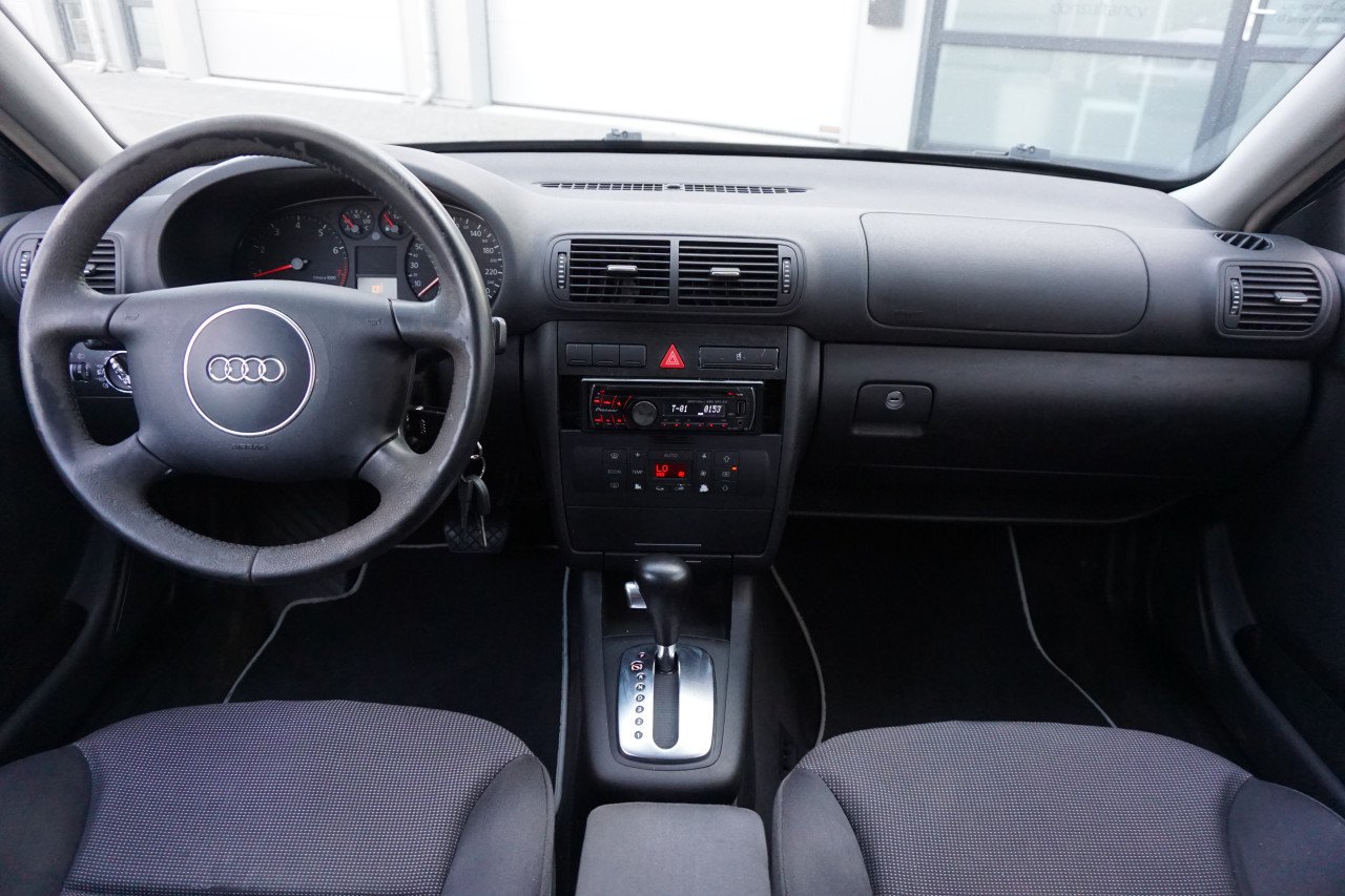 Audi A3 1.6 Attraction - AUTOMAAT / Climate / Elektr. ramen / NAP