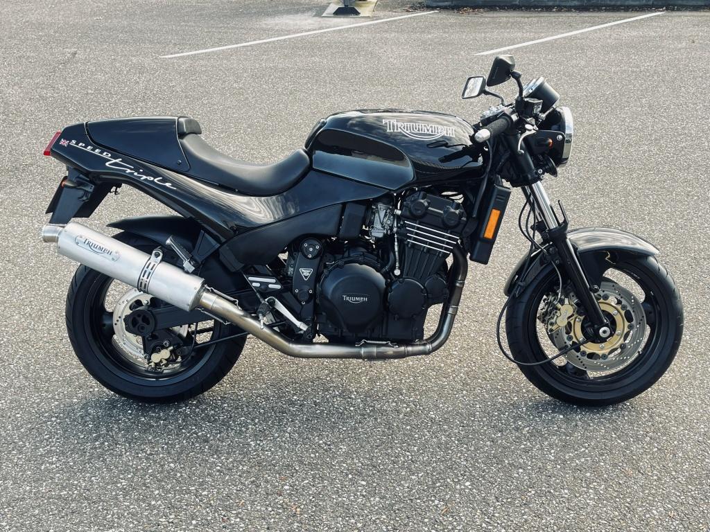 Triumph Speed Triple t300